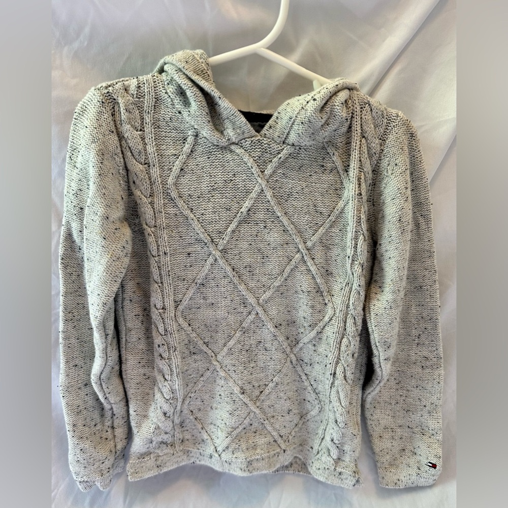 Tommy Hilfiger sweater with hood